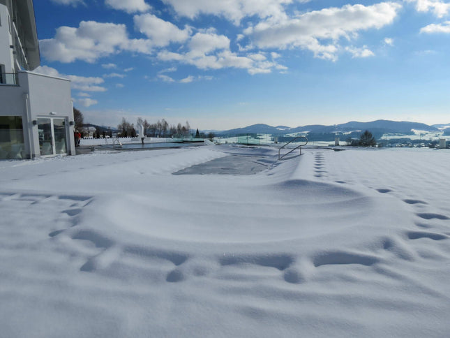 Copertura invernale di sicurezza grigia per una piscina ovale 486 cm x 250 cm