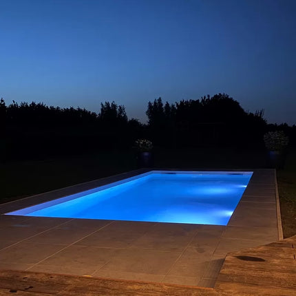 Piscina de polipropileno negra con escalones rectos - 900 x 400 x 150 cm