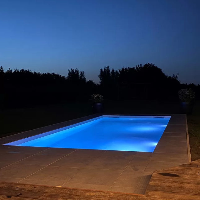 Piscina de polipropileno negra con escalones rectos - 1100 x 400 x 150 cm