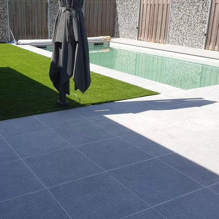 Piscina de polipropileno gris claro con escalones rectos - 800 x 400 x 150 cm