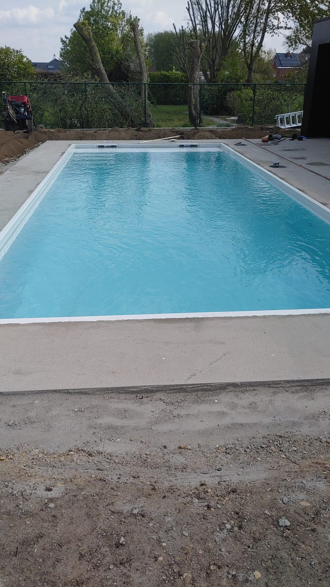 Piscine en polypropylène anthracite avec escalier droit - 700 x 300 x 150 cm