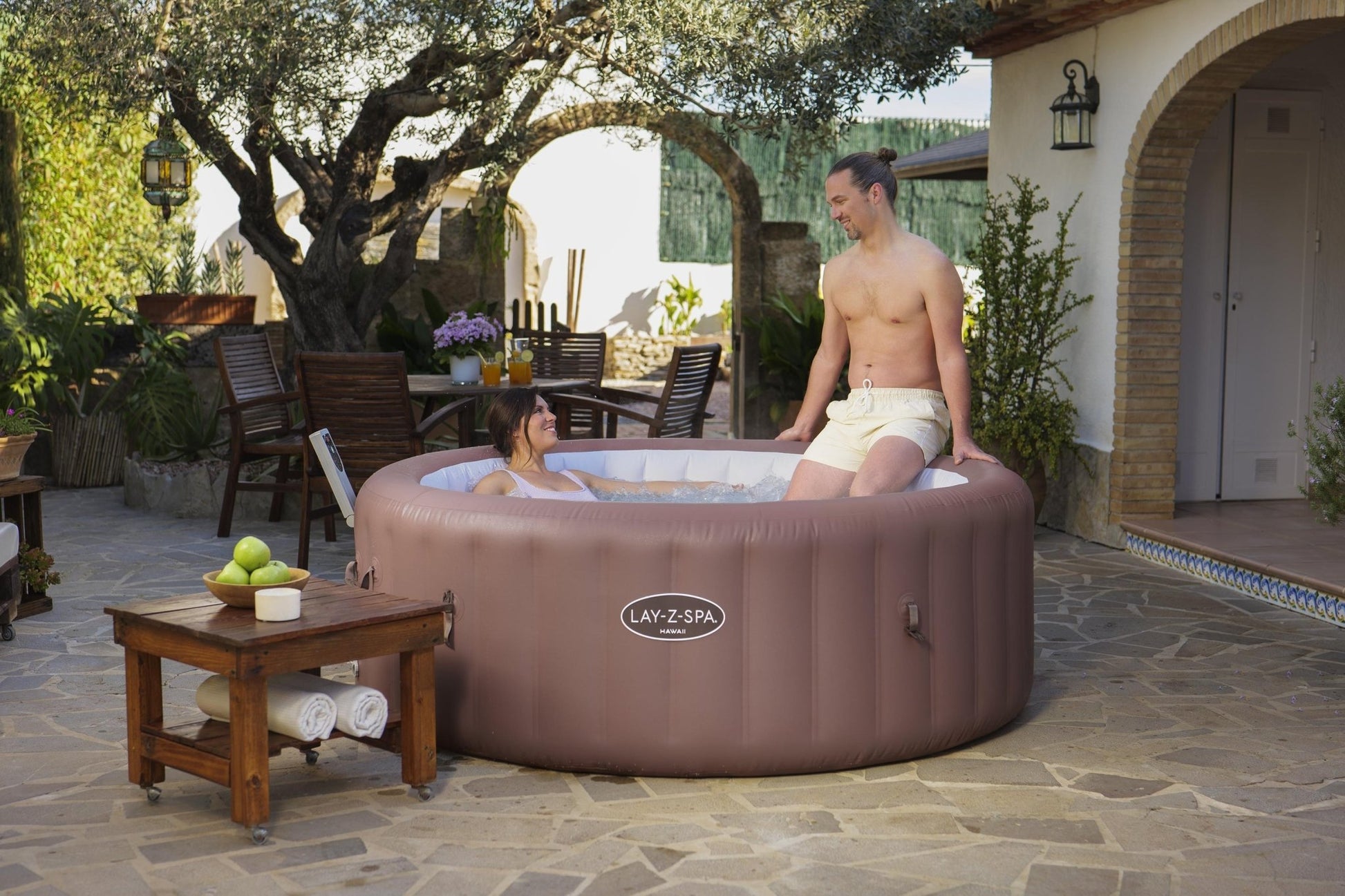 Bestway Lay-Z-Spa Hawaii Energy-Efficient Smart AirJet, 6 persoons - Azzura Pool