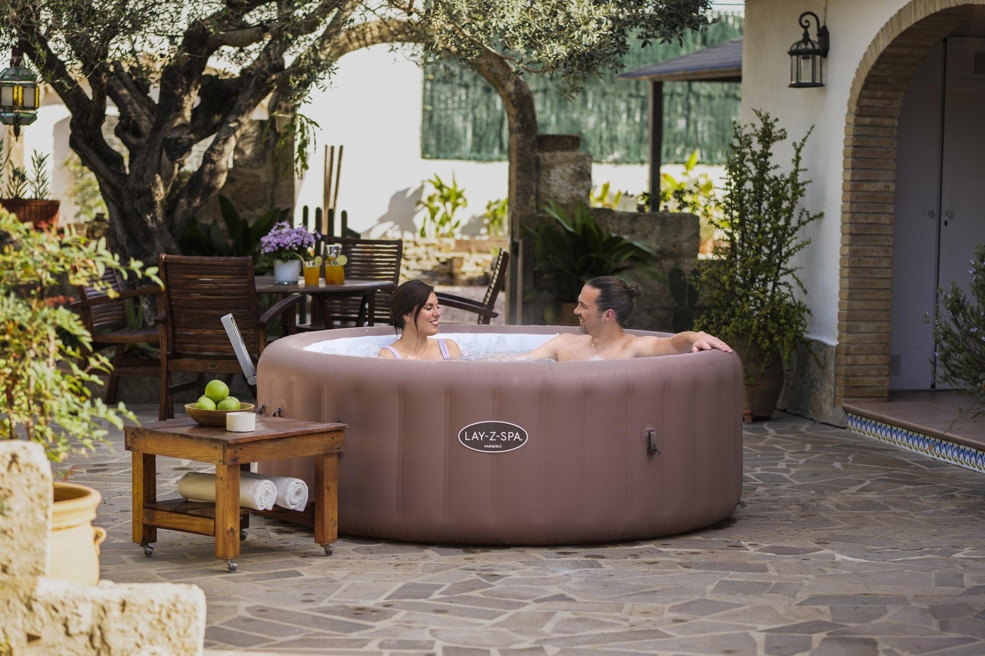 Bestway Lay-Z-Spa Hawaii Energy-Efficient Smart AirJet, 6 persoons - Azzura Pool