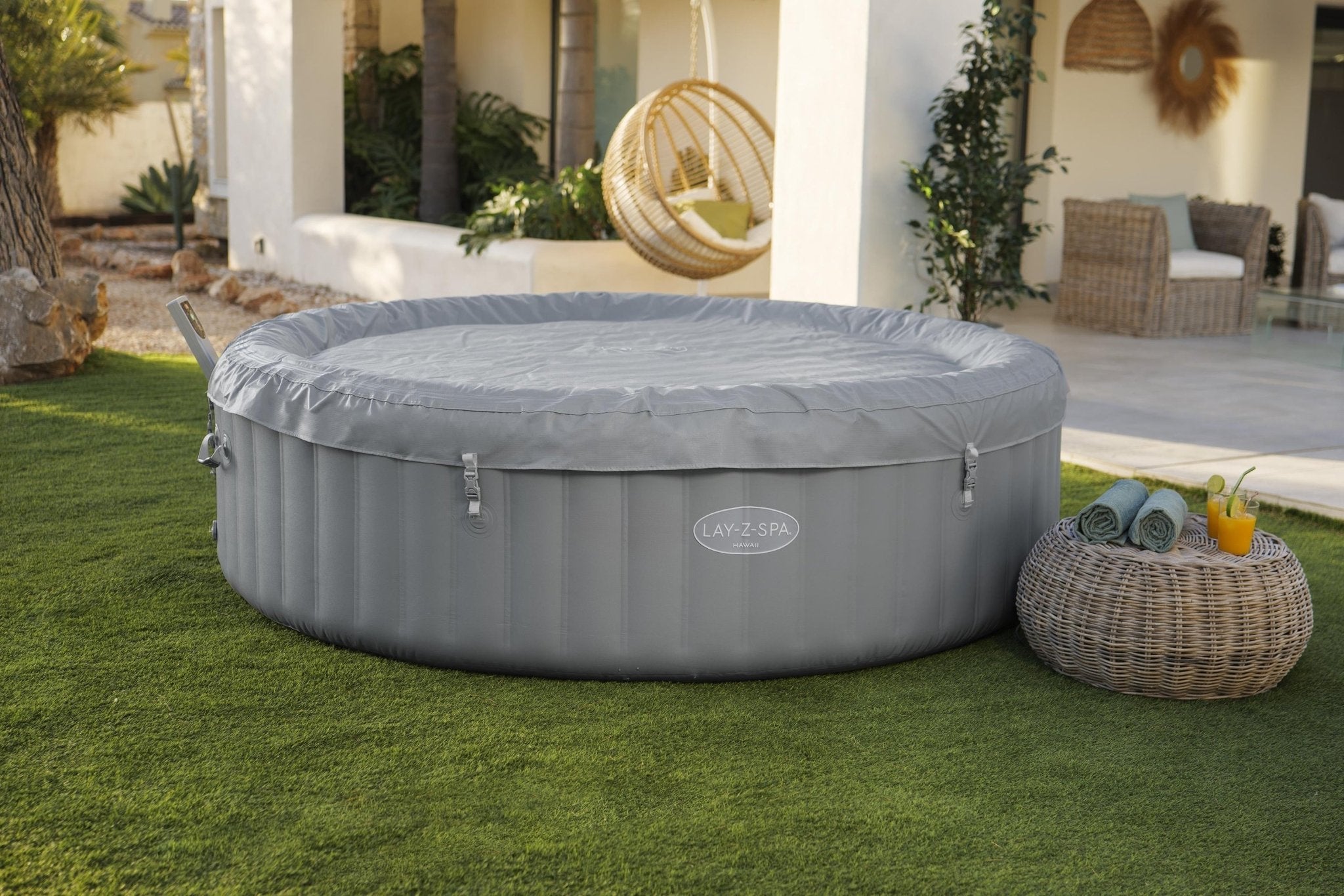 Bestway Lay-Z-Spa Hawaii Energy-Efficient Smart AirJet, 8 persoons - Azzura Pool