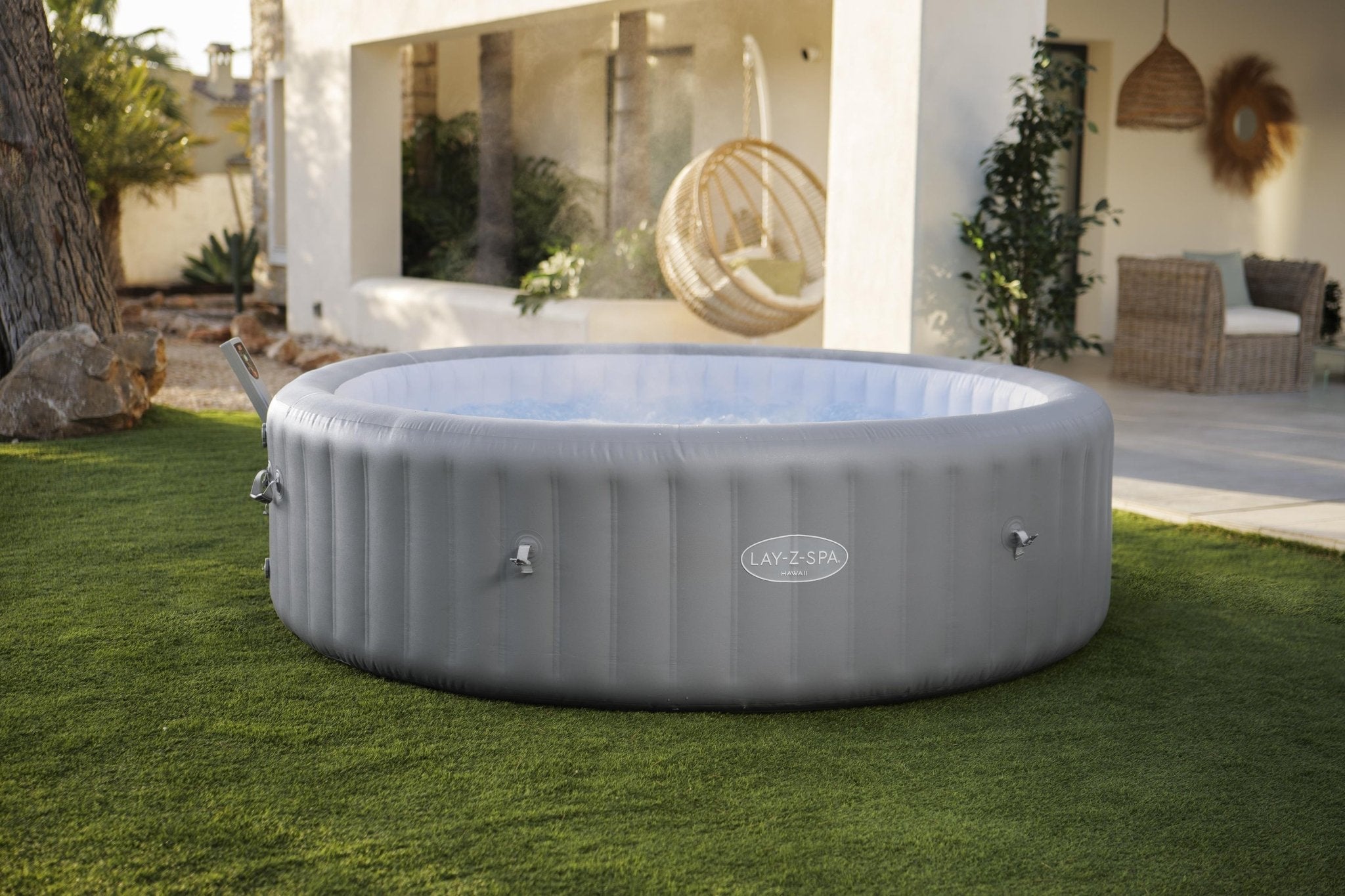Bestway Lay-Z-Spa Hawaii Energy-Efficient Smart AirJet, 8 persoons - Azzura Pool