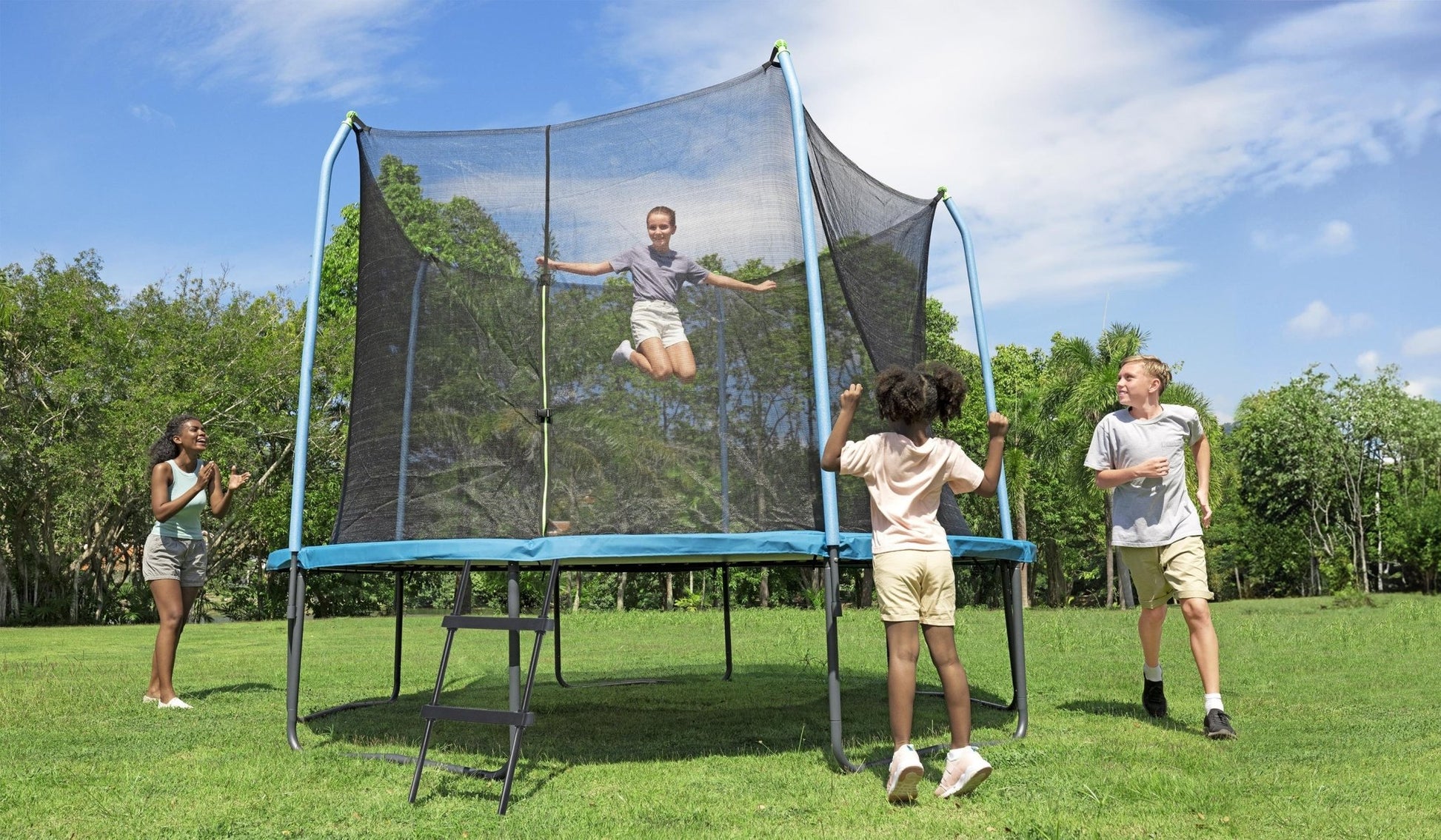 Bestway Xtreme Air Trampoline 366 cm x 278 cm - Azzura Pool