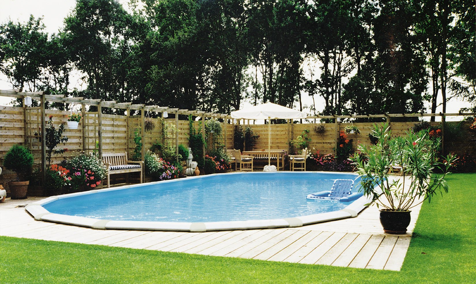 Interline Century metalen zwembad ovaal 730 cm x 360 cm x 132 cm compleet pakket - Azzura Pool