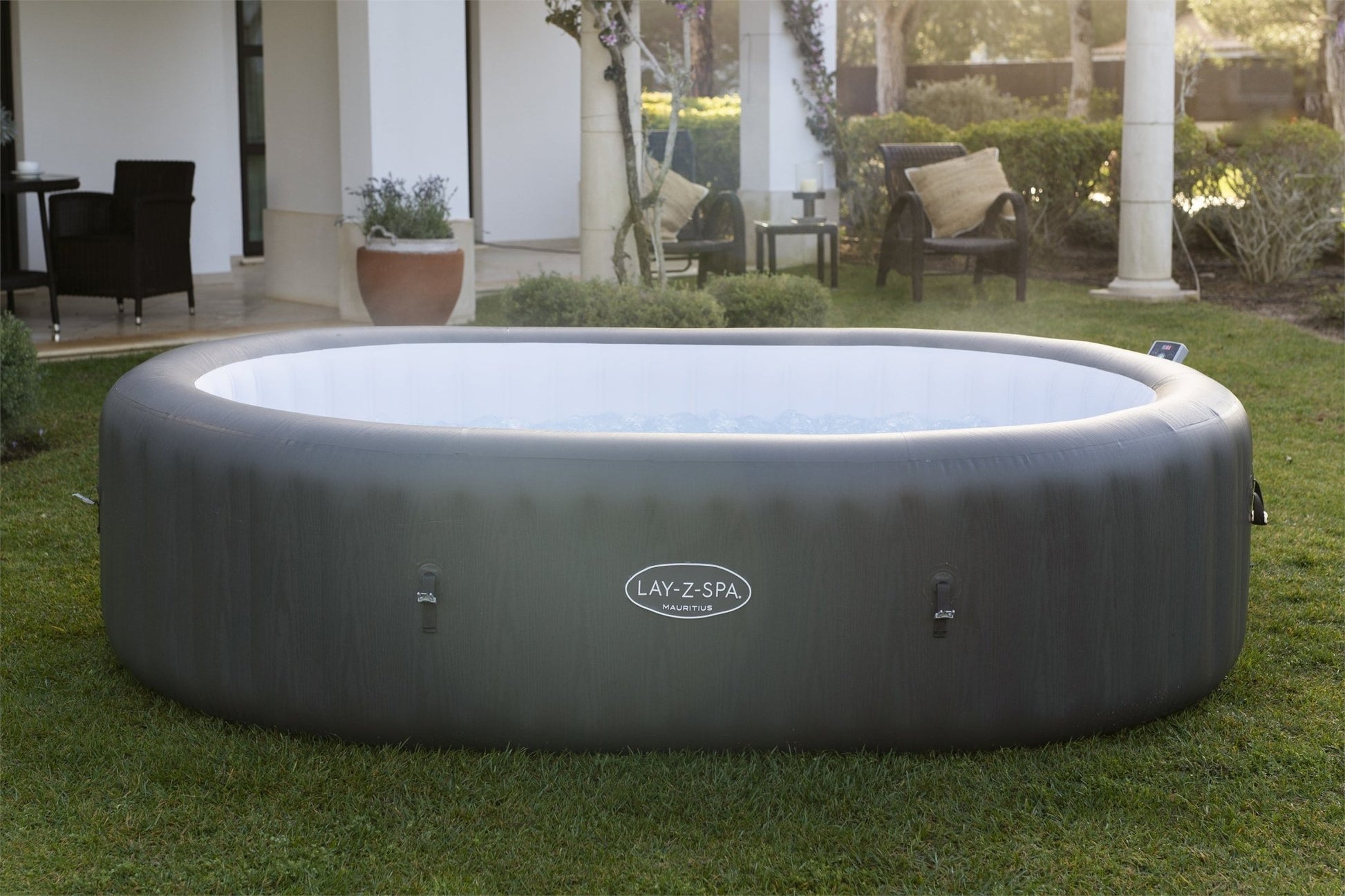 Lay-Z Spa Mauritius AirJet opblaasbare spa - 7 persoons - Azzura Pool