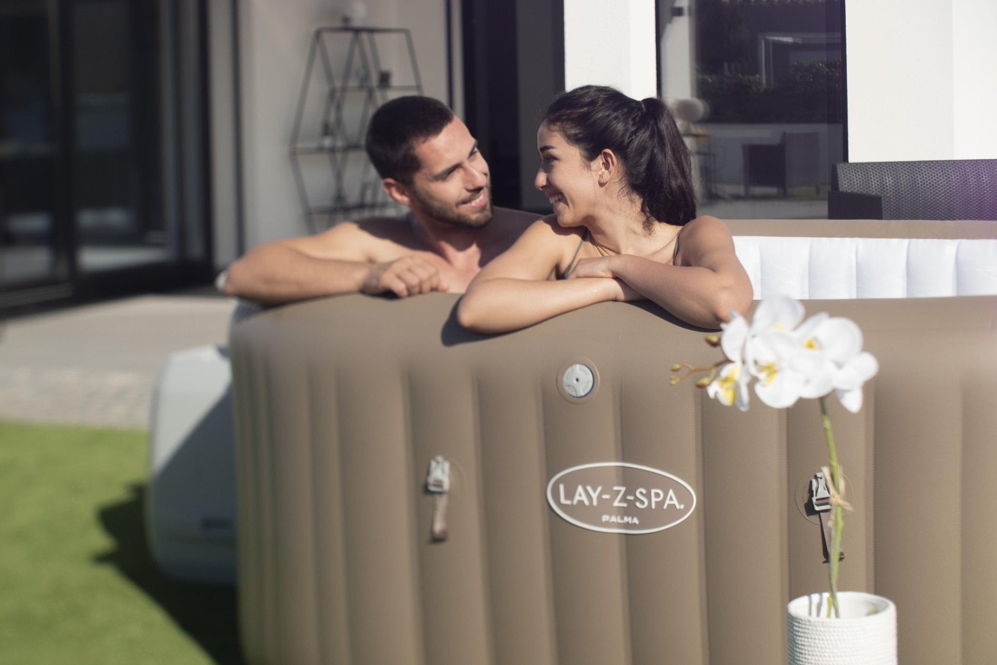 Lay-Z Spa Palma EnergySense Smart Hydrojet Pro opblaasbare spa - 7 persoons - Azzura Pool