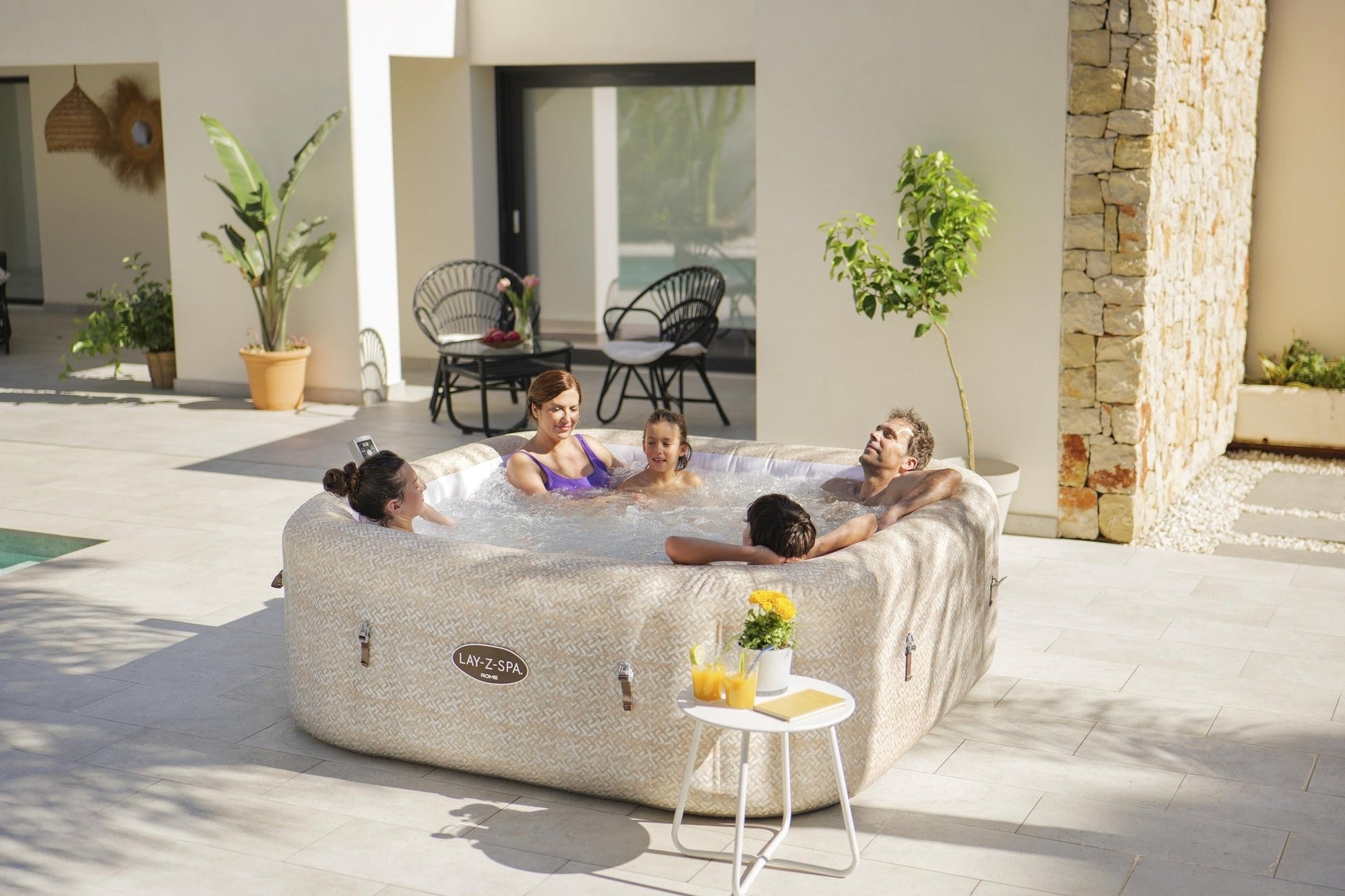 Lay-Z-Spa Rome Energy-Efficient Smart AirJet met App Bediening 7 Persoons - Azzura Pool