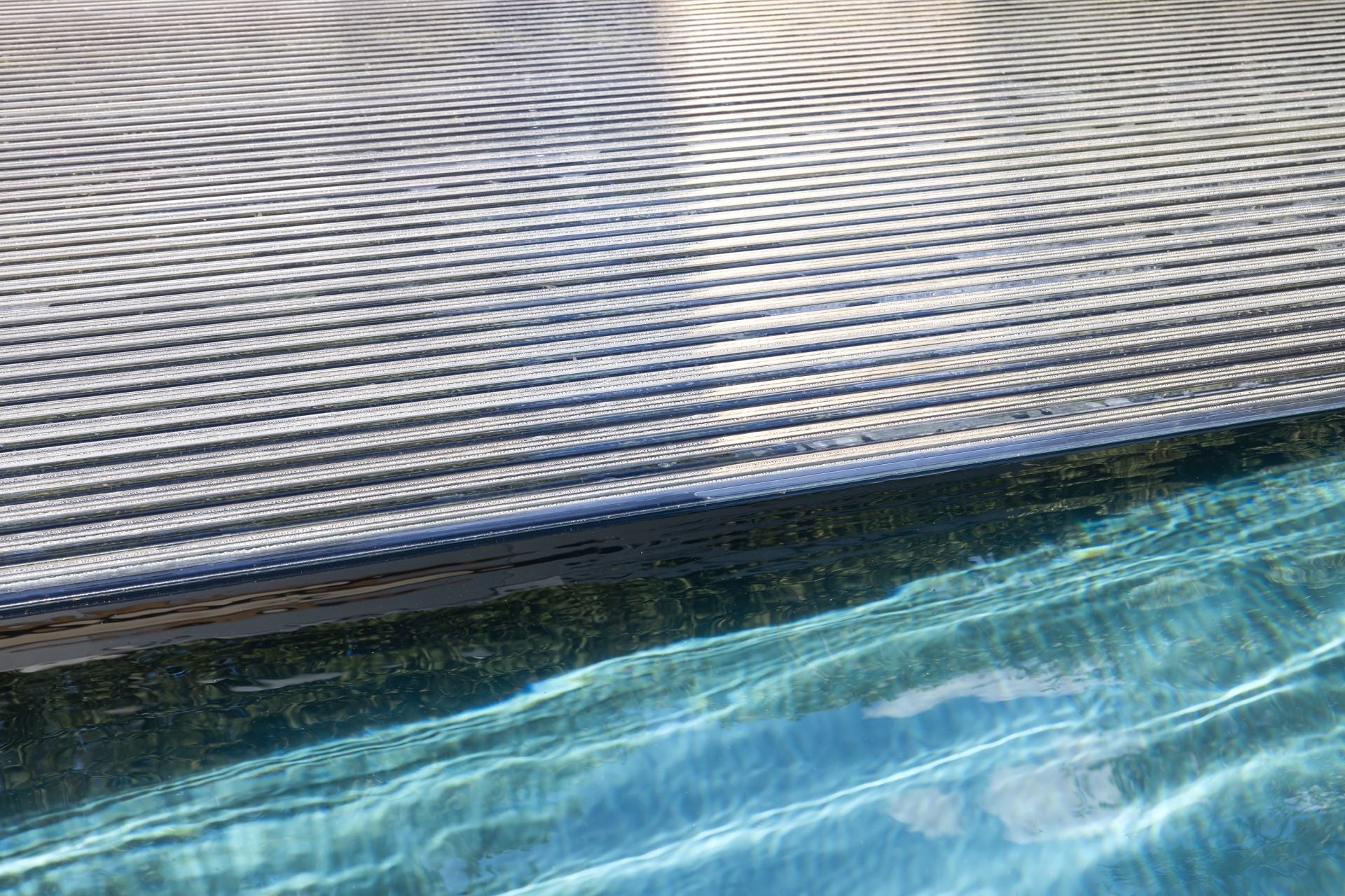 PCS serie-A: Solar Blue Lamellen – Premium Zwembadafdekking per m² - Azzura Pool