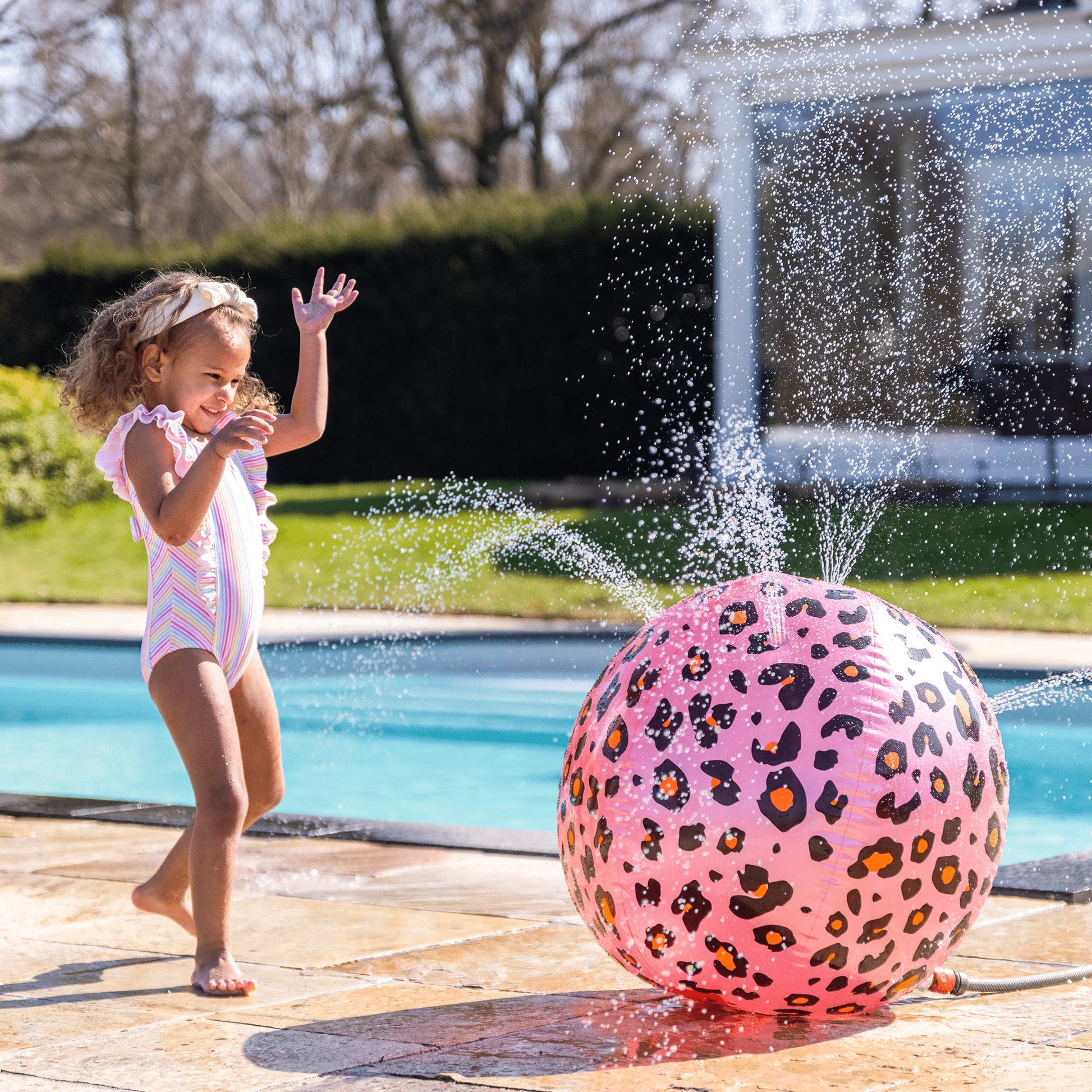Swim Essentials - Safari Chique | Rosé/Goud Watersproeier Bal - Azzura Pool