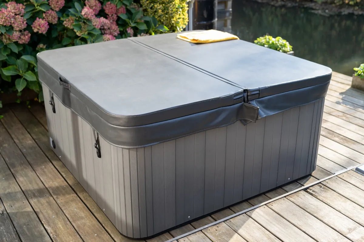 W'eau spa cover 230 x 230 cm - Grijs - radius 18 cm - Azzura Pool