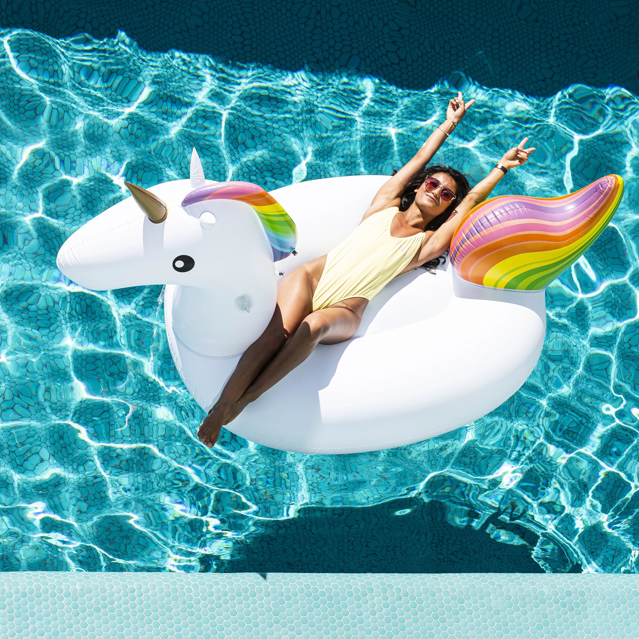 Swim Essentials Aufblasbares Einhorn XL Weiß