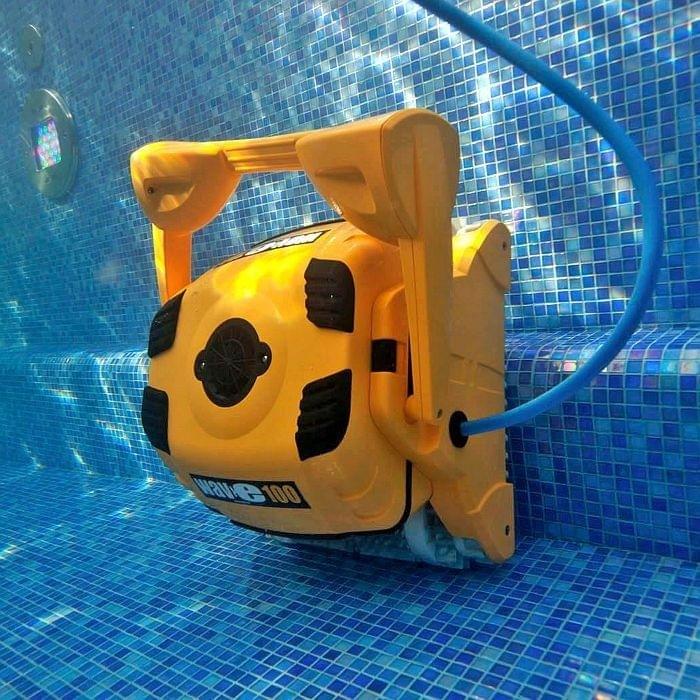 Dolphin Wave 100 zwembadrobot - Azzura Pool