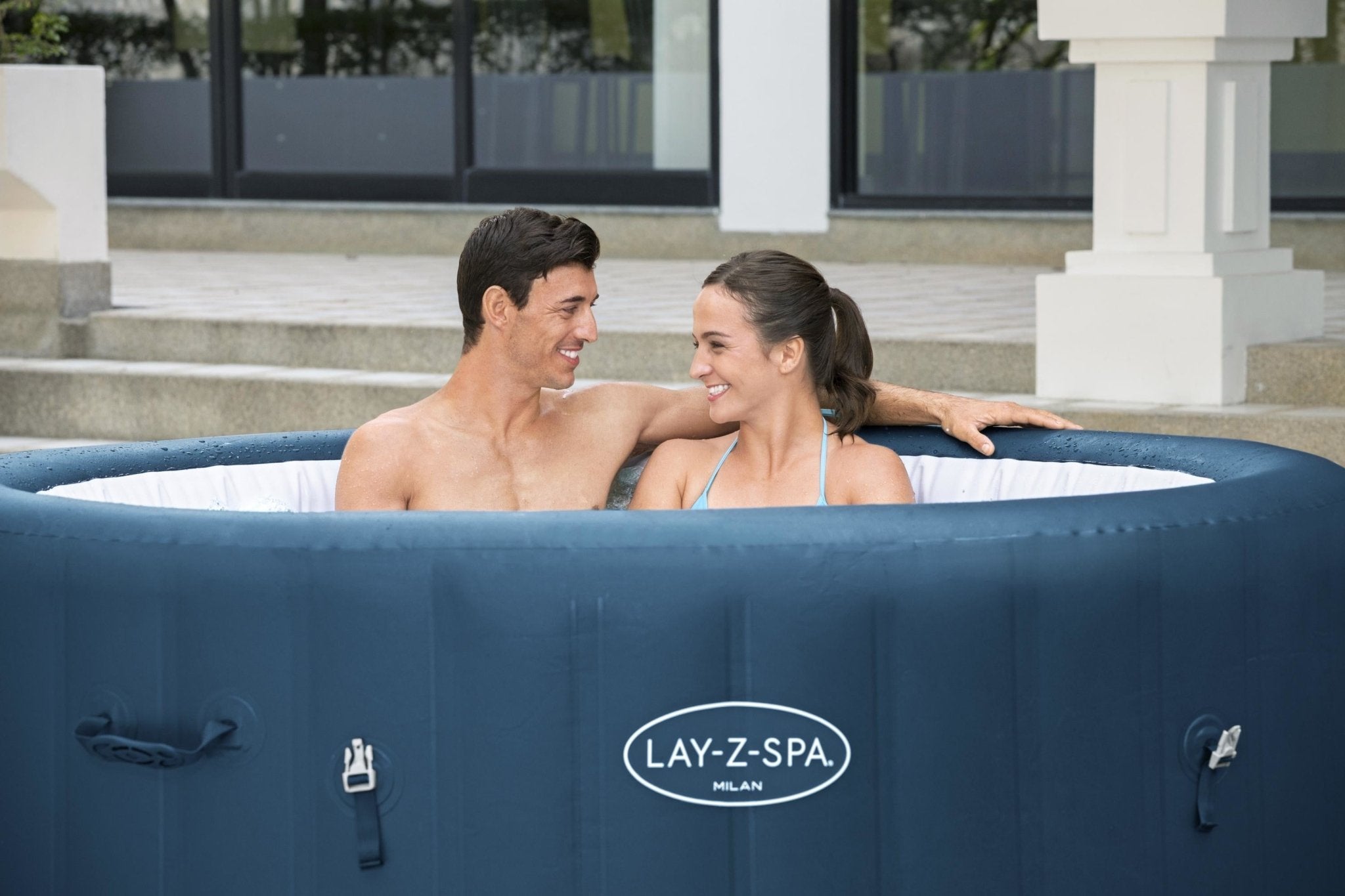 Lay-Z Spa Milan AirJet Plus opblaasbare spa - 6 persoons - Azzura Pool