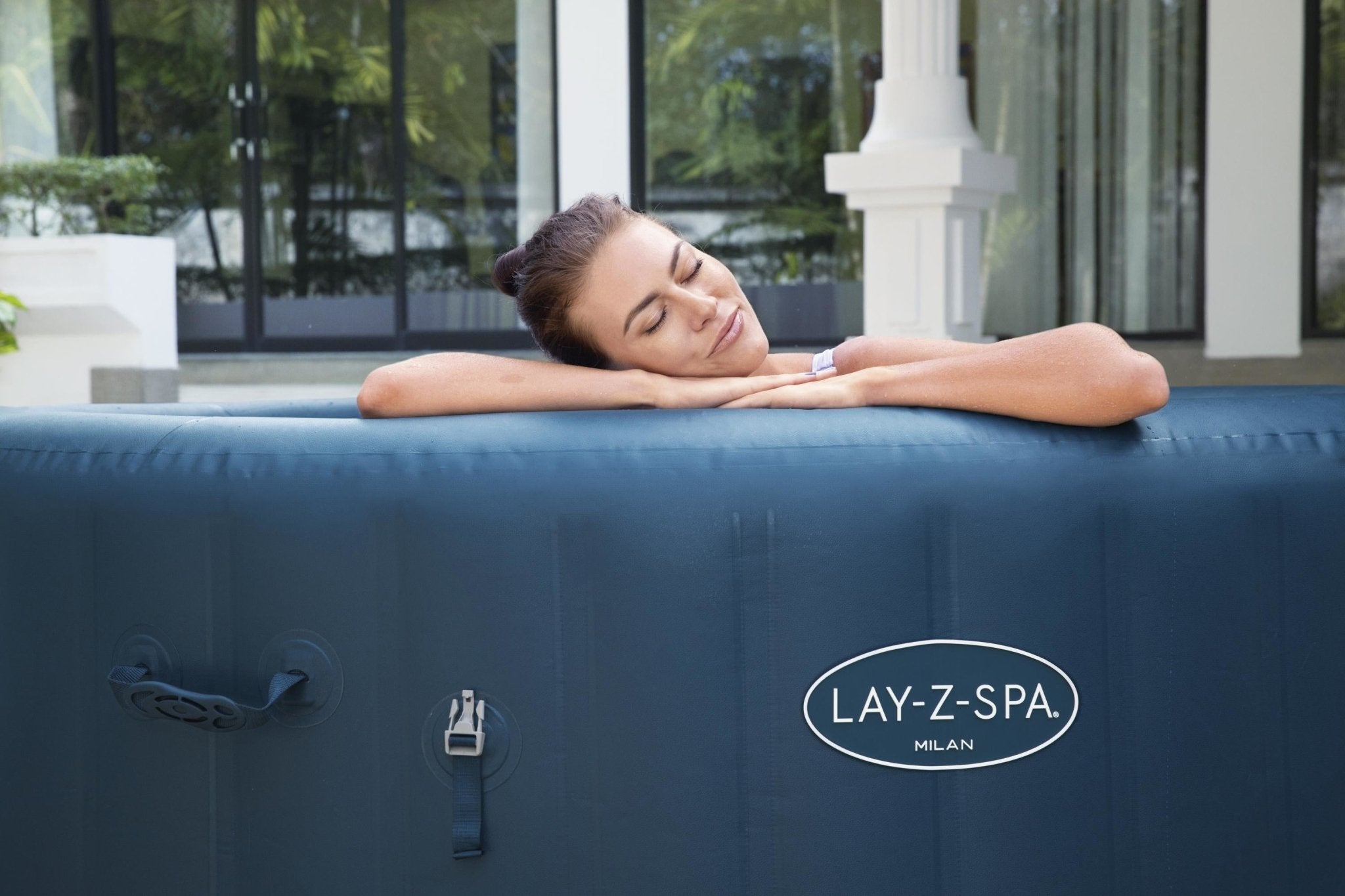 Lay-Z Spa Milan AirJet Plus opblaasbare spa - 6 persoons - Azzura Pool