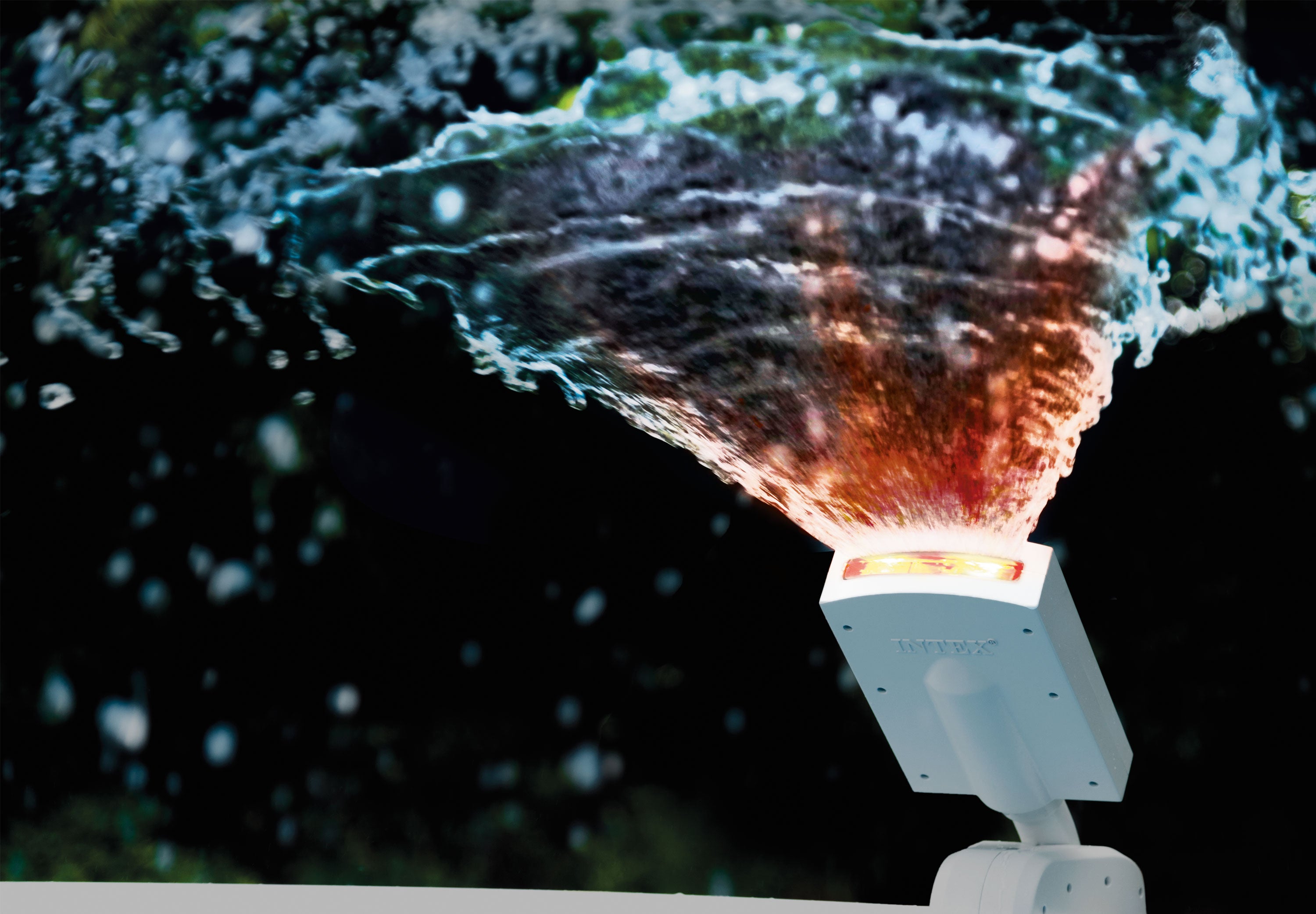 Mehrfarbiger LED-Poolsprüher von Intex